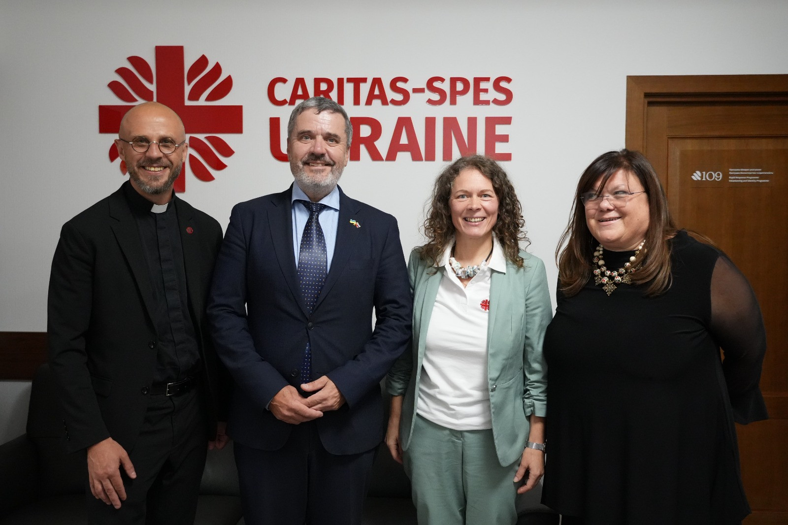 Minister Tone Kajzer s predstavniki Karitas Spes