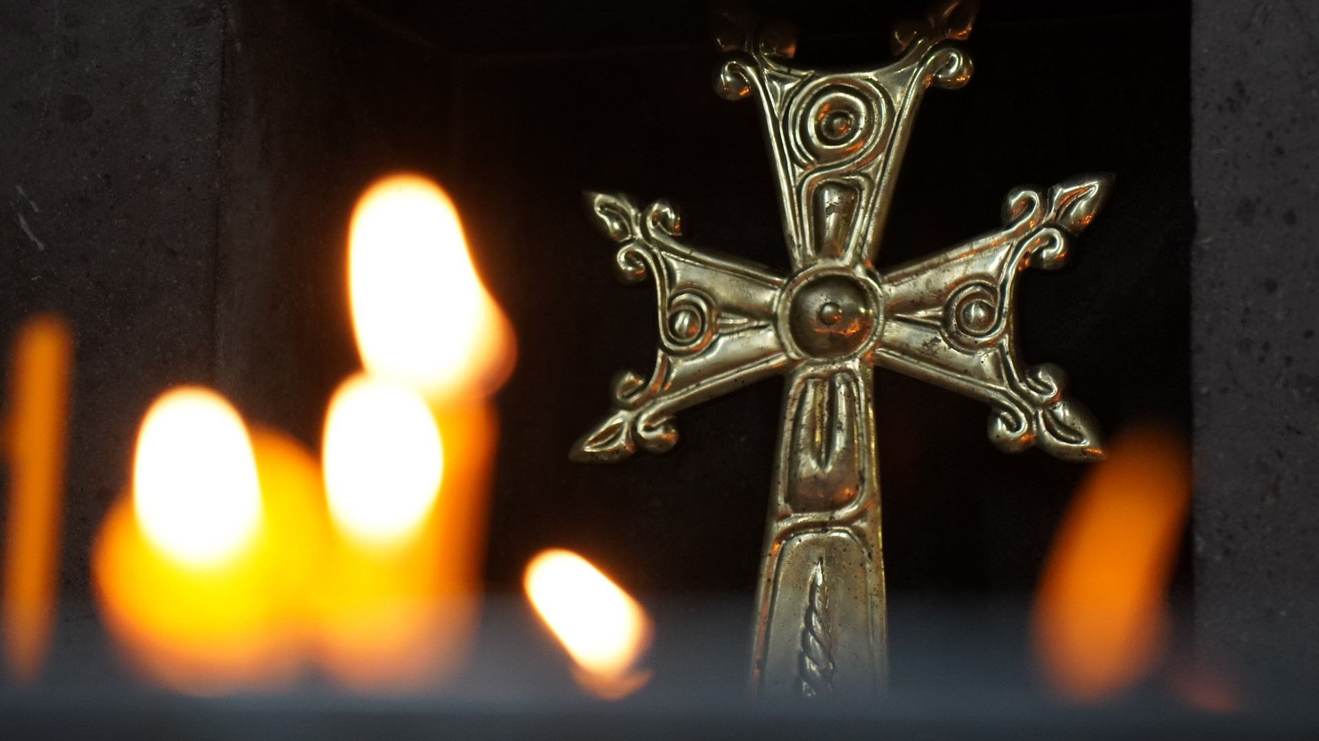Utrinek iz notranjosti katedrale Echmiadzin