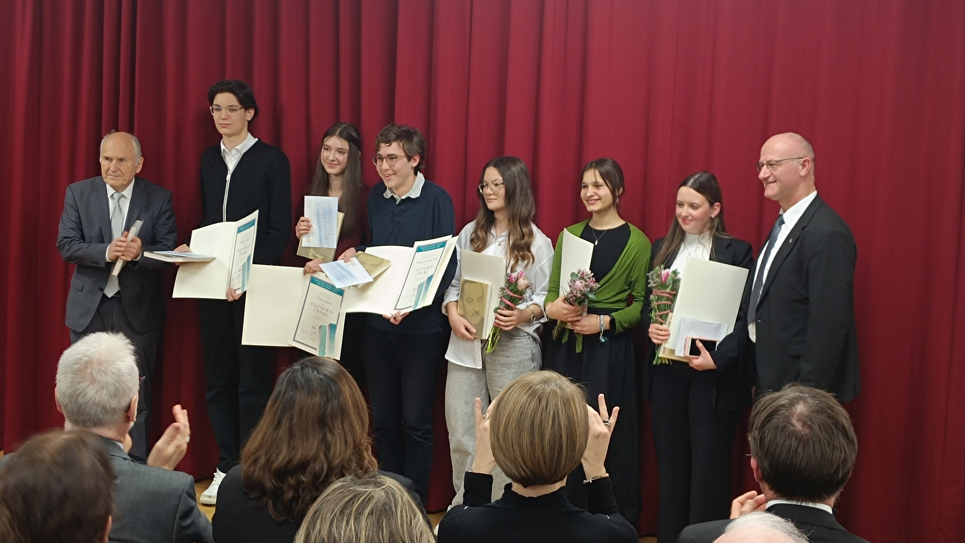Nagrajenci govorniškega natečaja za mlade