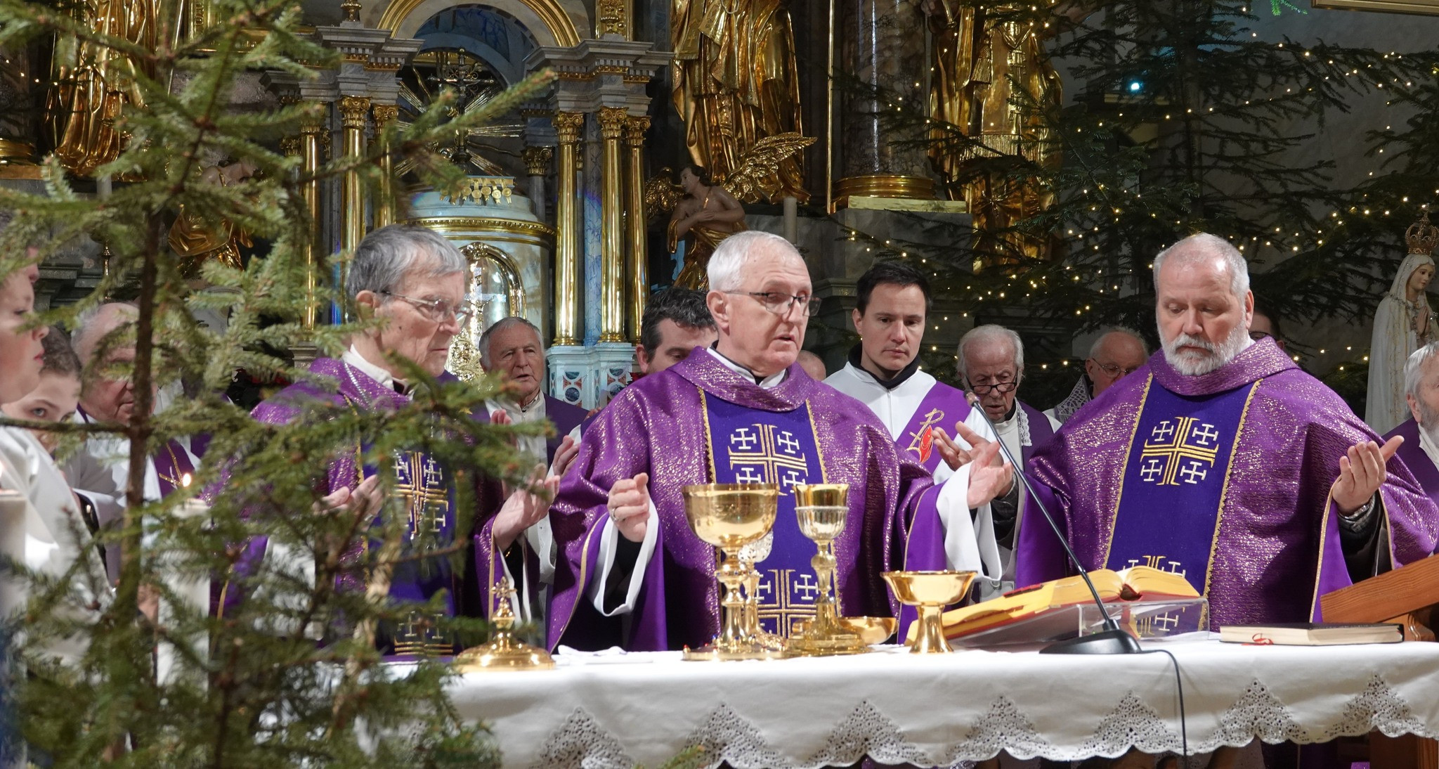 Škofa Stanislav Lipovšek in Stanislav Zore ter provincial kapucinske skupnosti p. Primož Kovač