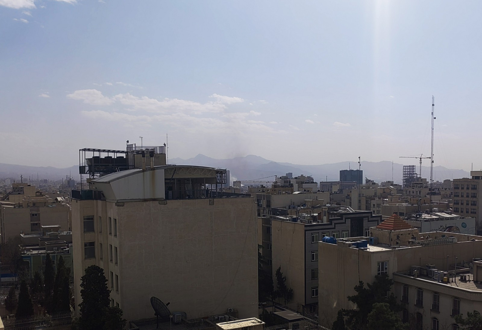 Pogled na središče Teherana v Iranu