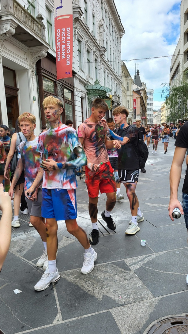 Tudi fantje so bili pobarvani