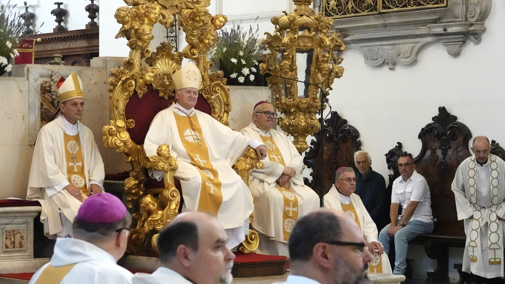 S kardinalom Nemetom so somaševali škofje in številni duhovniki