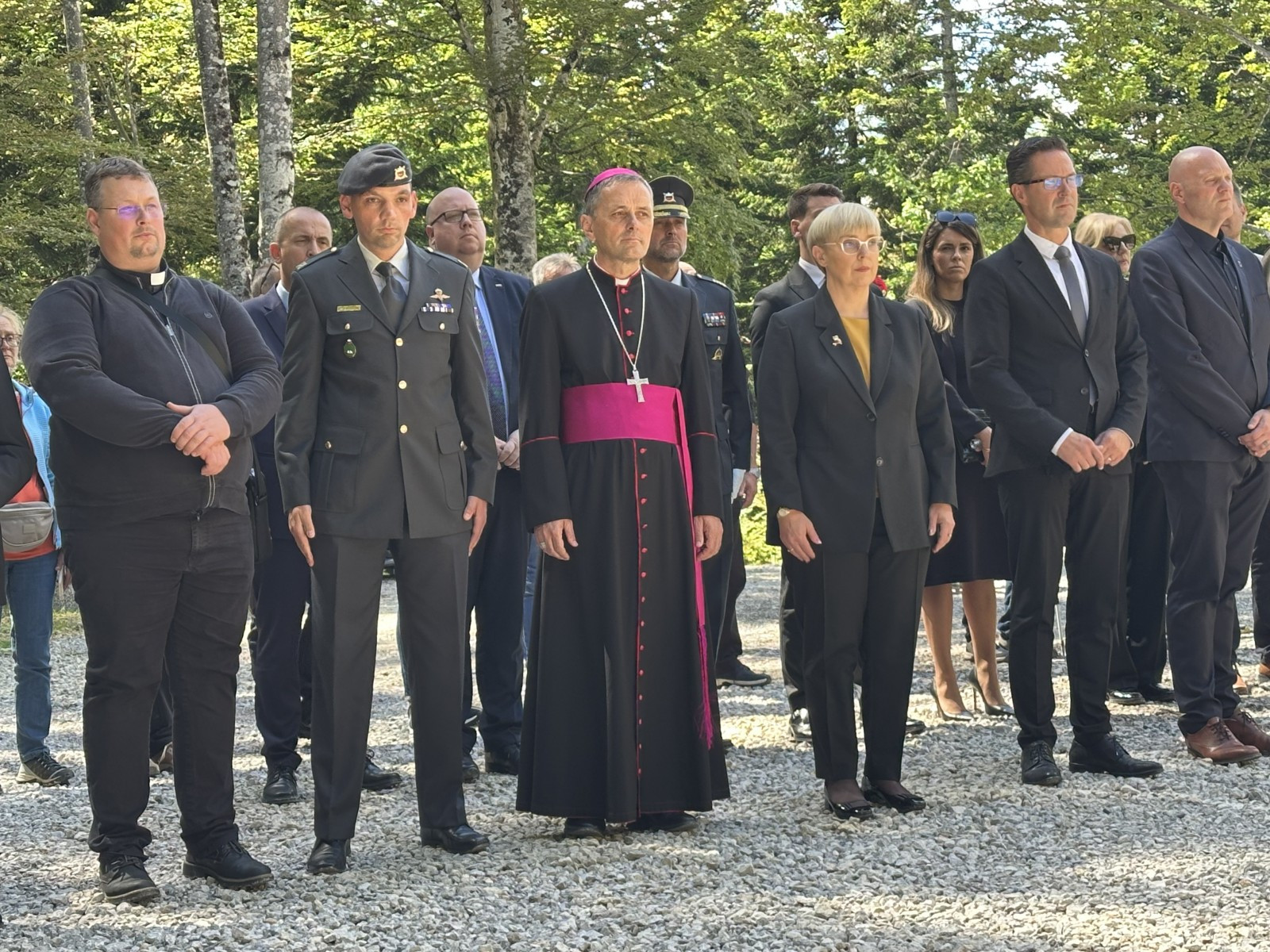 Državna slovesnost ob jami pod Macesnovo gorico