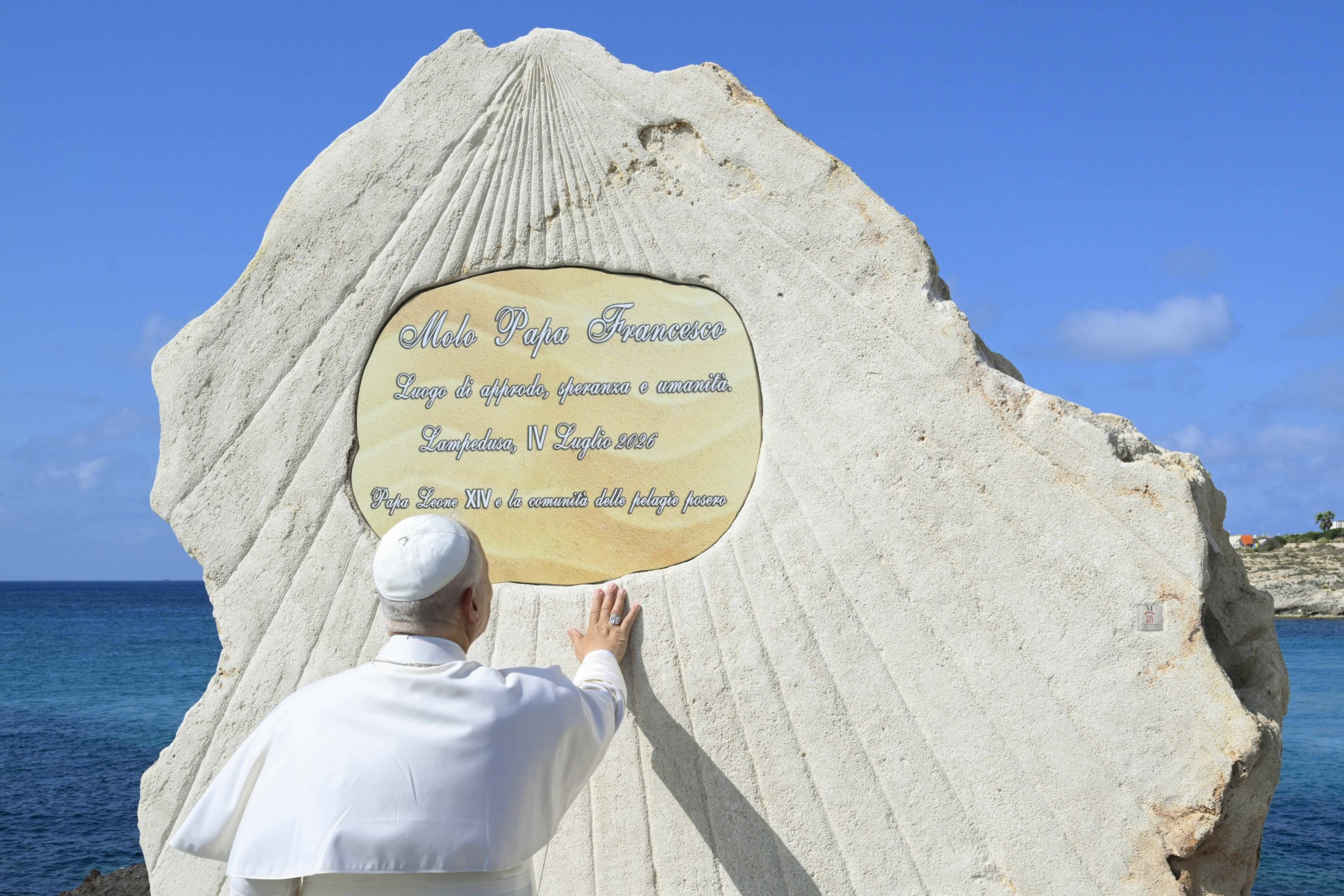 Blagoslov spominske plošče na pomolu, poimenovanem po papežu Frančišku
