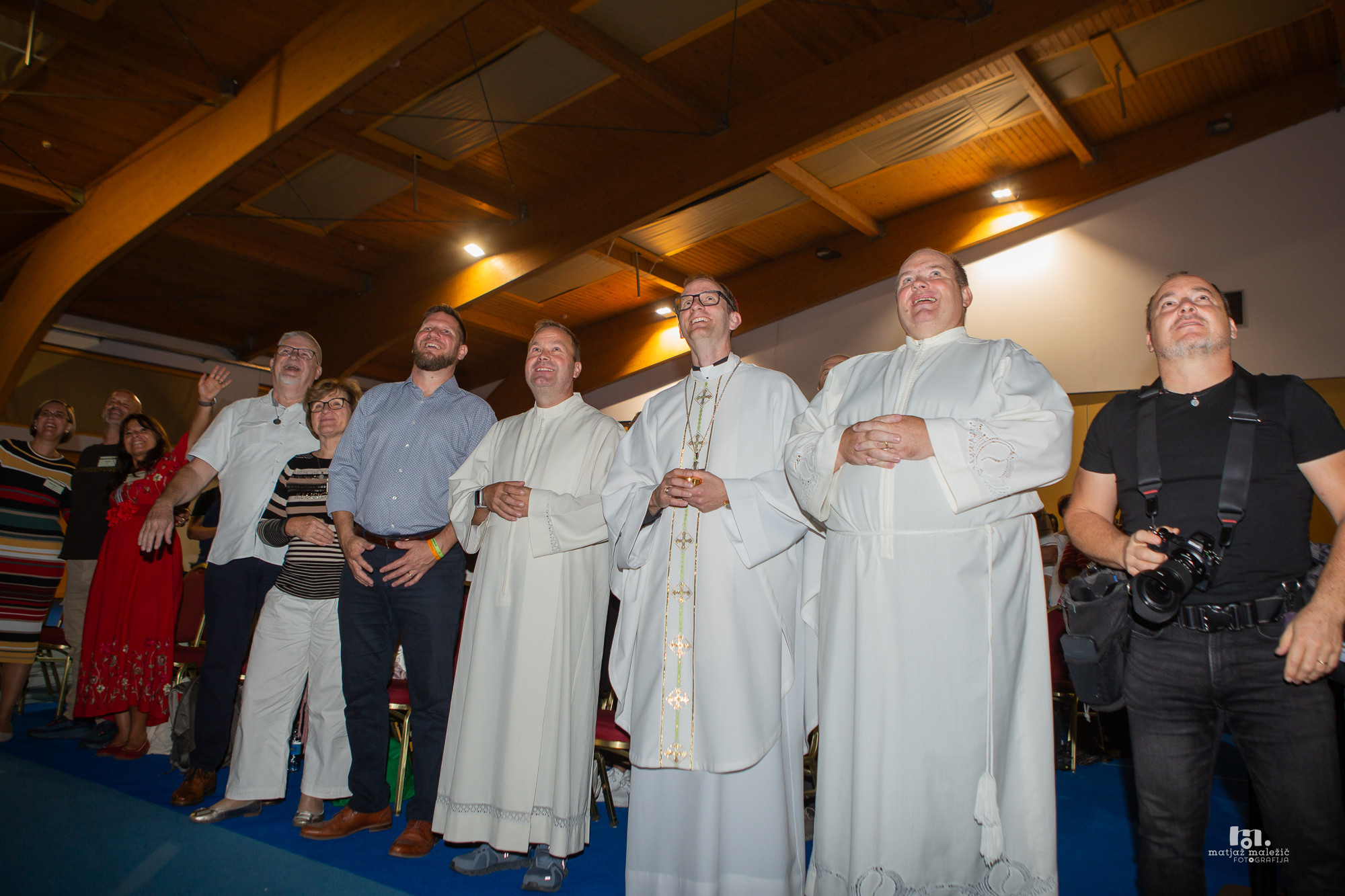 Ministranta in škof Kozinc