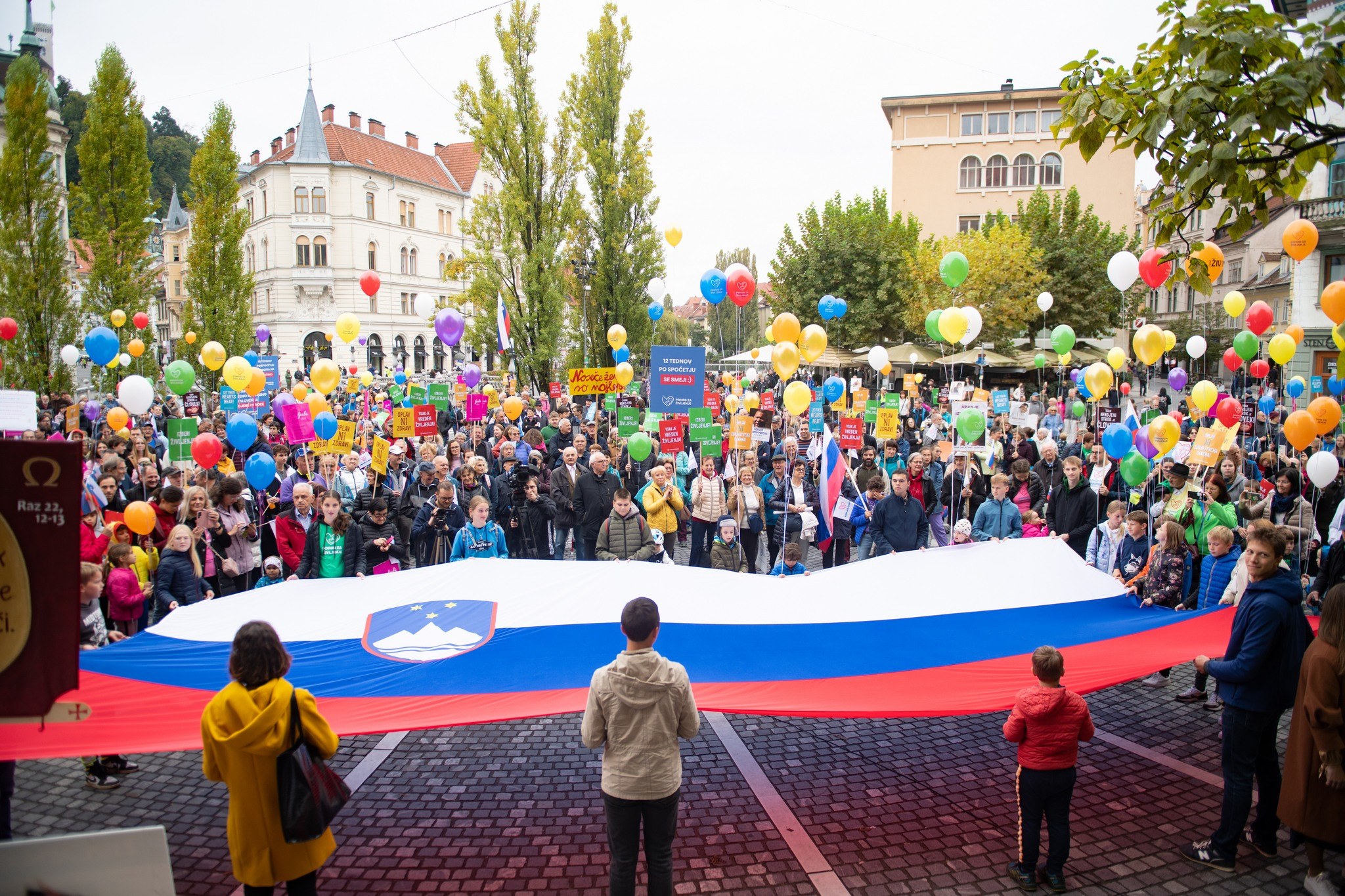 Prešernov trg se je napolnil z veseljem do življenja