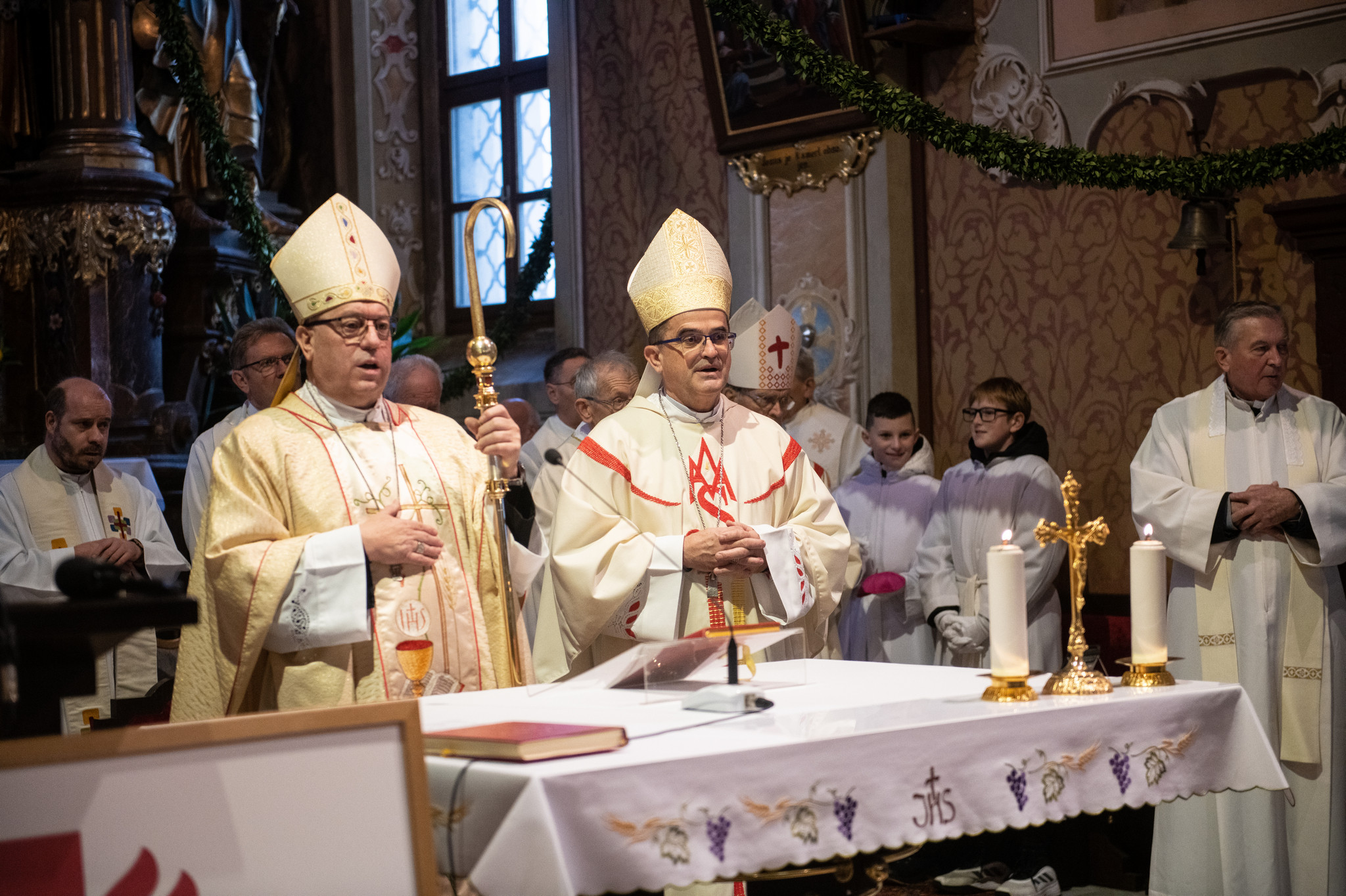 Nadškof Alojzij Cvikl in škof Maksimilijan Matjaž