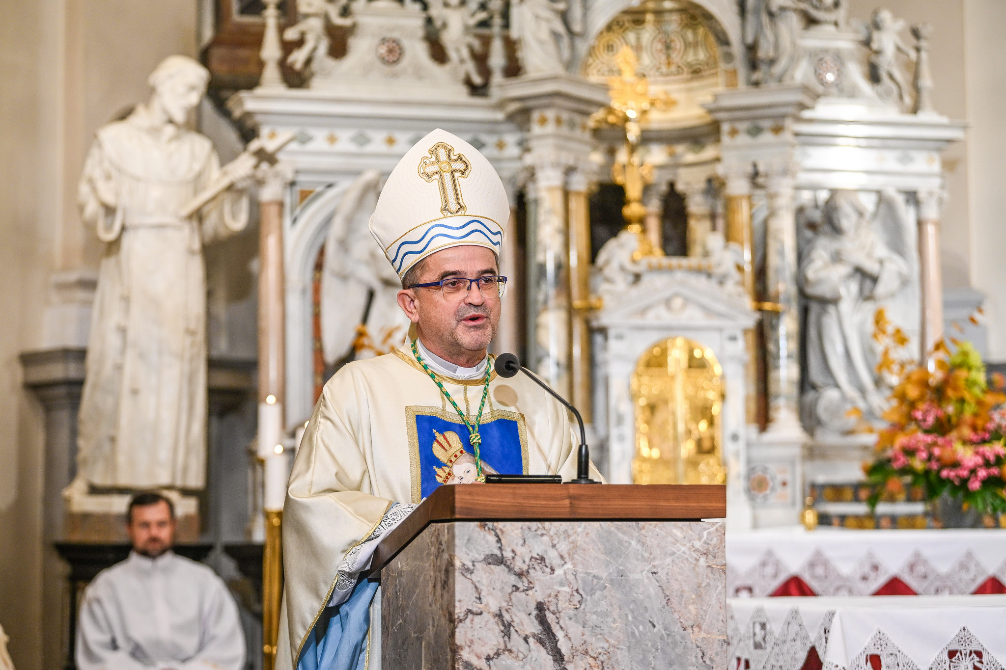 Škof Maksimilijan Matjaž