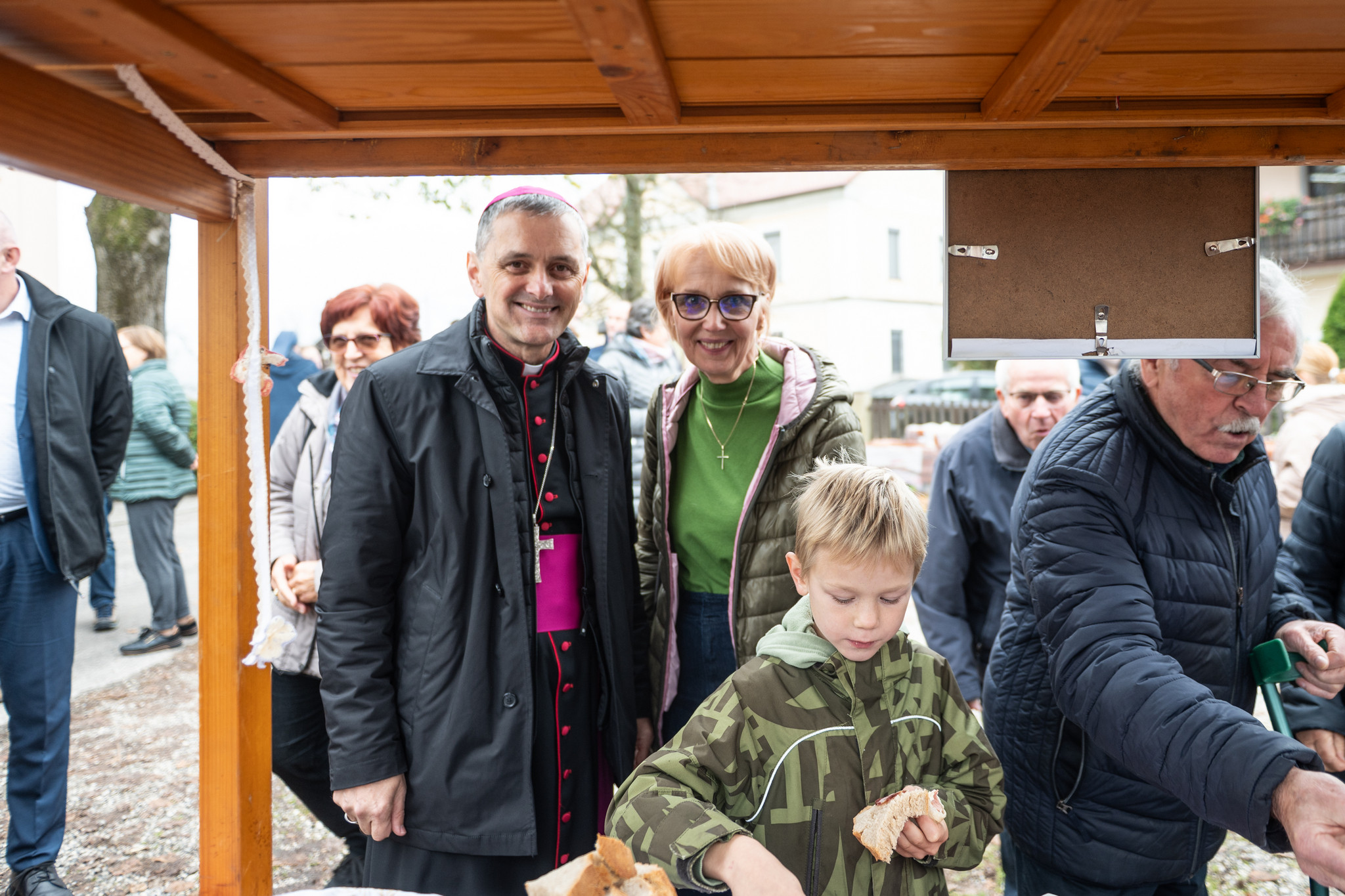 Škof Saje in poslanka Čadonič Špelič