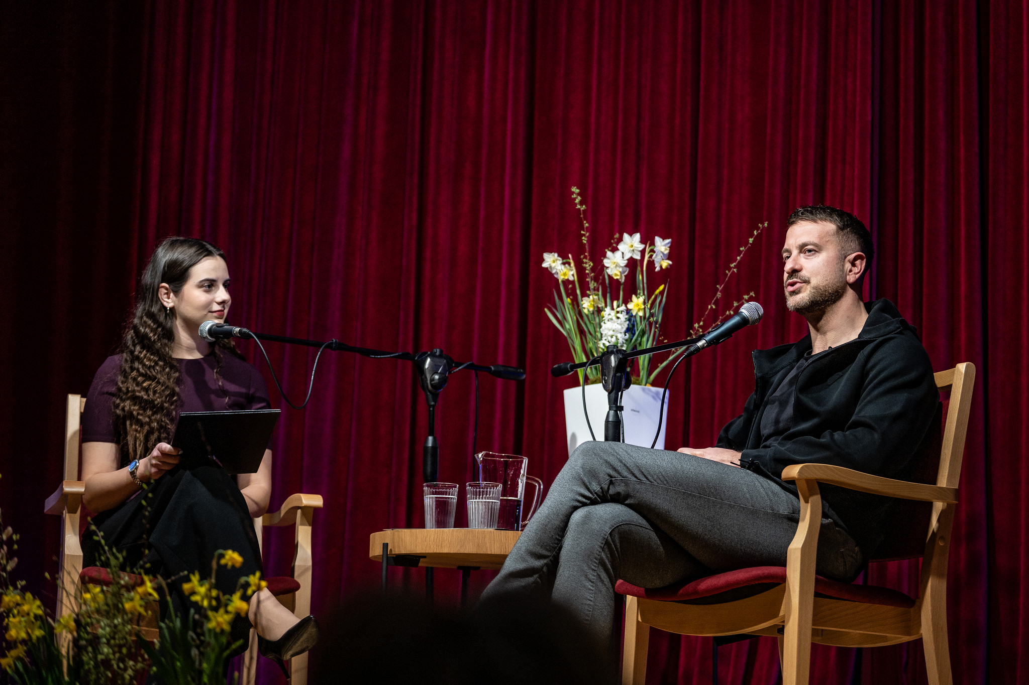 Moderatorka Lara Lisec in Klemen Selakovič