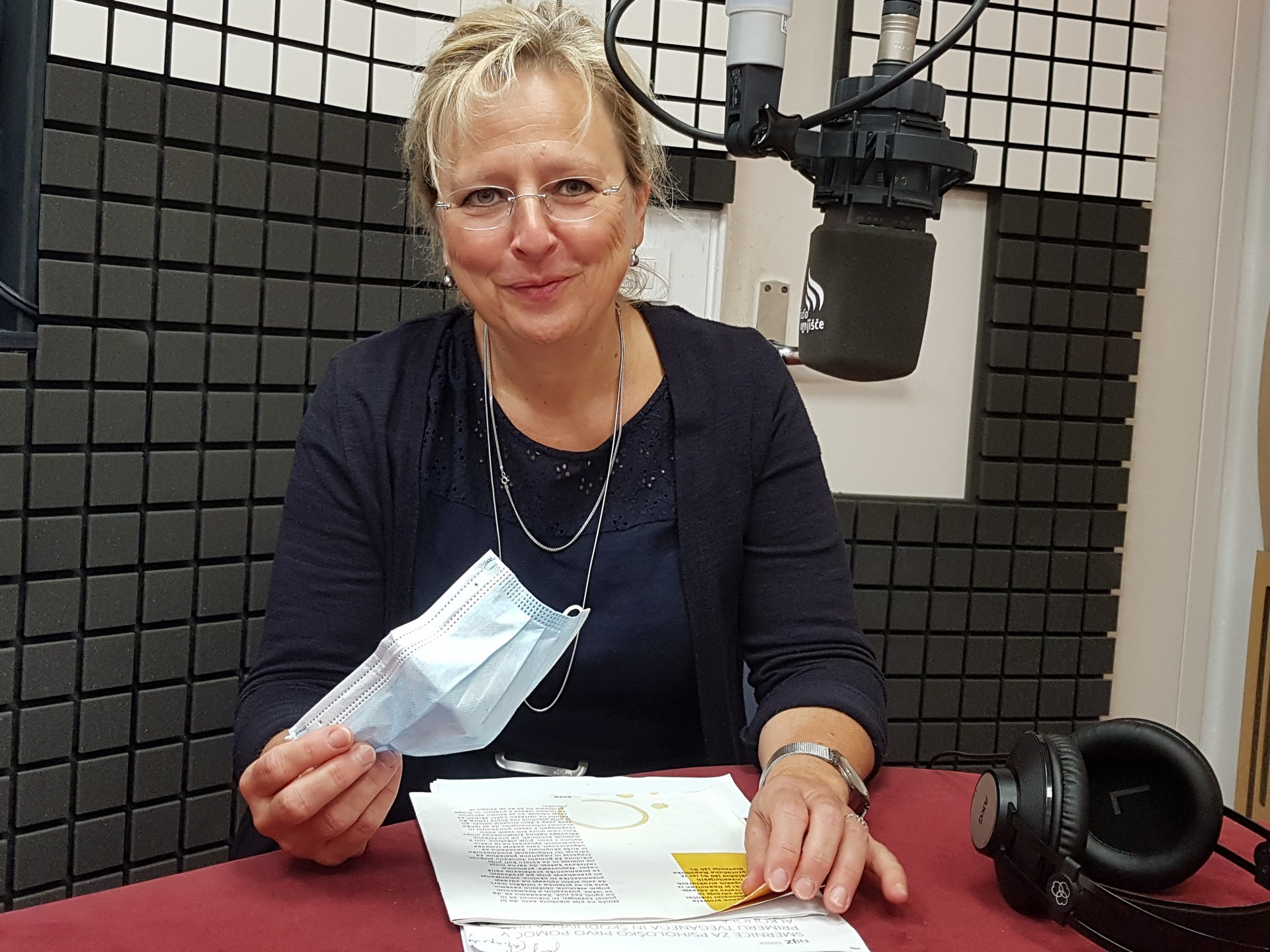 Naša sogovornica je bila Janja Milič, dr. med., s psihiatrične klinike v Idrije, kjer vodi oddelek za zdravljenje odvisnosti od alkohola