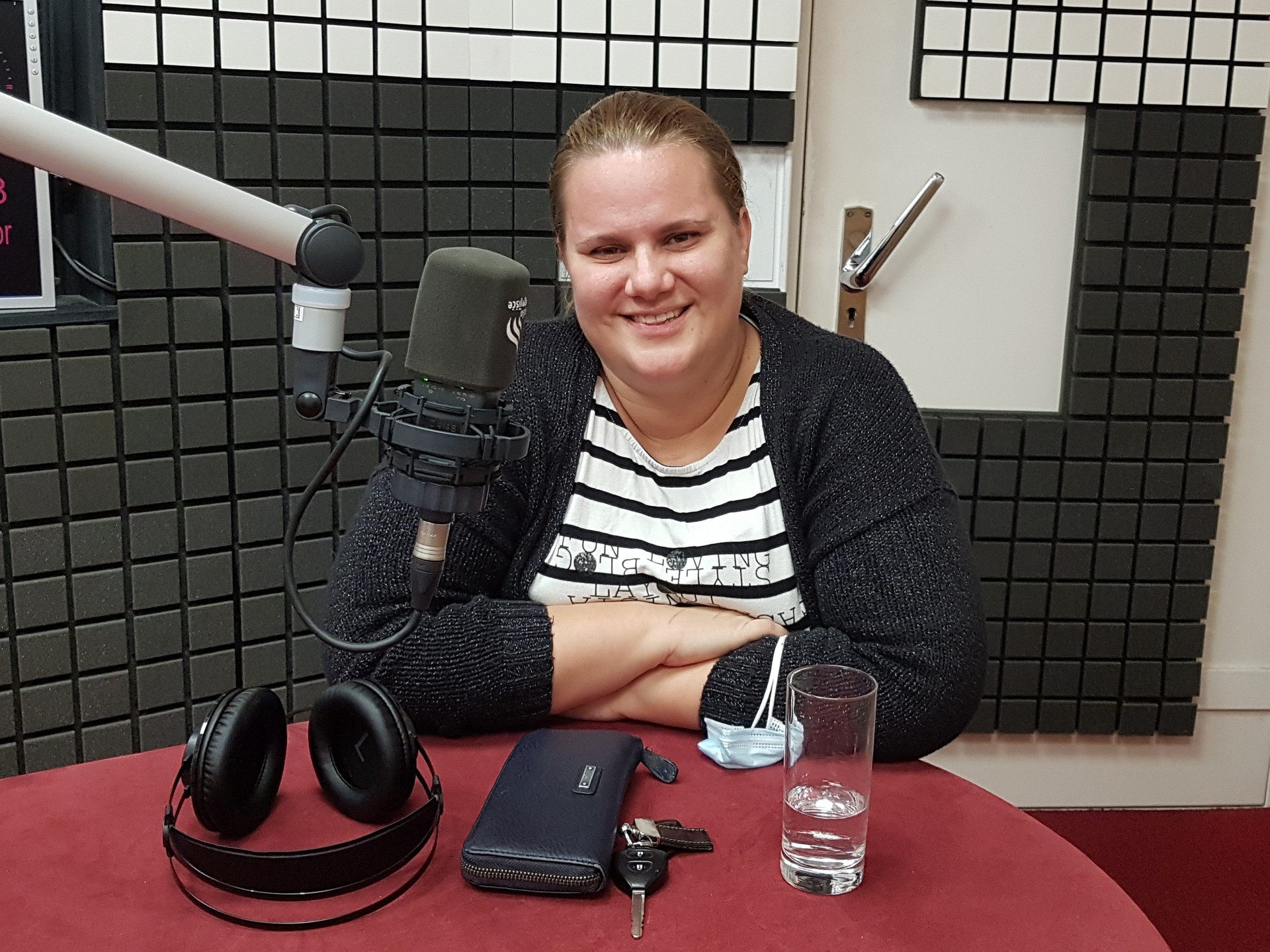 Dr. Jerneja Terčon je tudi pobudnica skupine na FB Izjemen.si, piše pa tudi blog. 