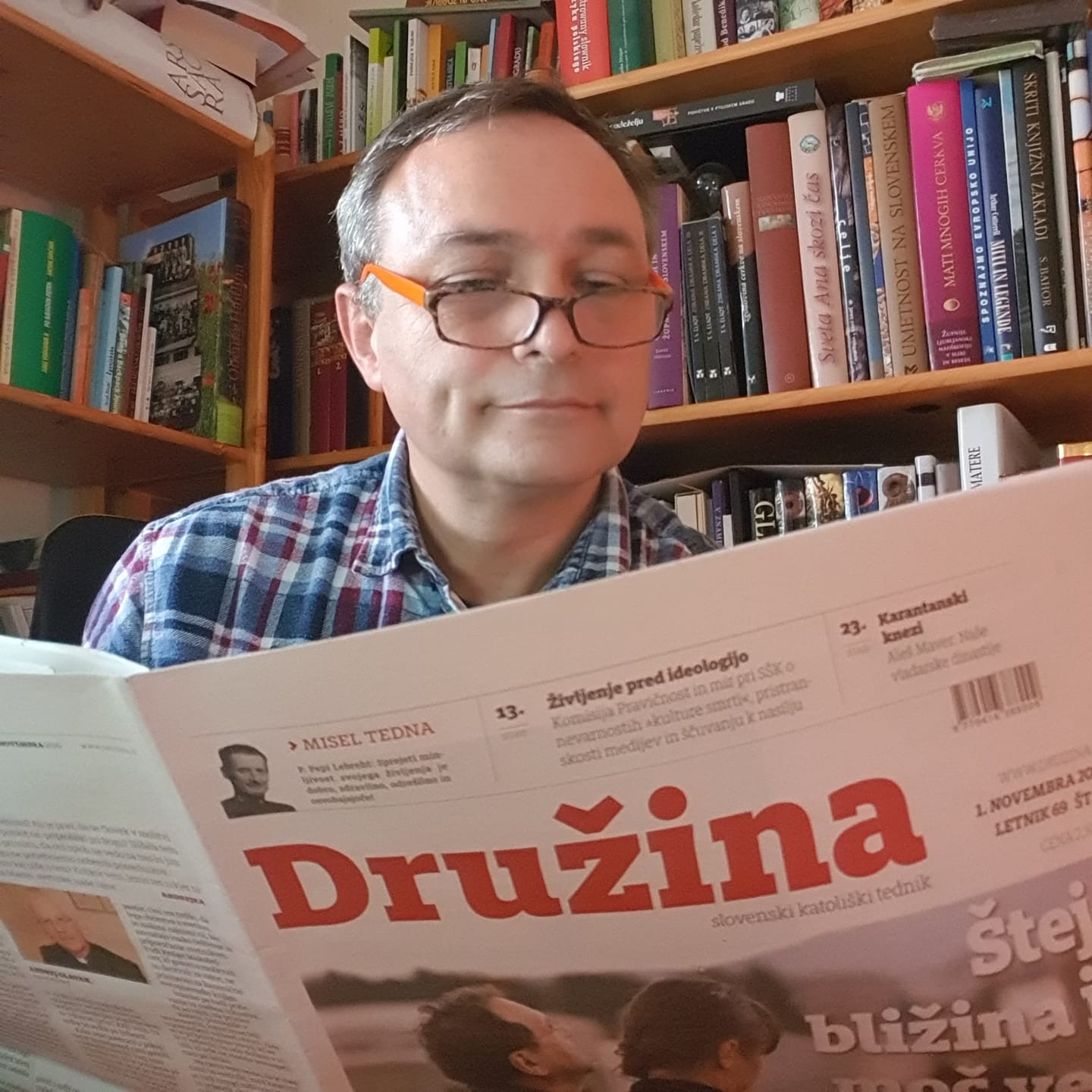 S takšno profilno fotografijo na Facebooku je podporo Družini izrazil tudi p. Branko Cestnik
