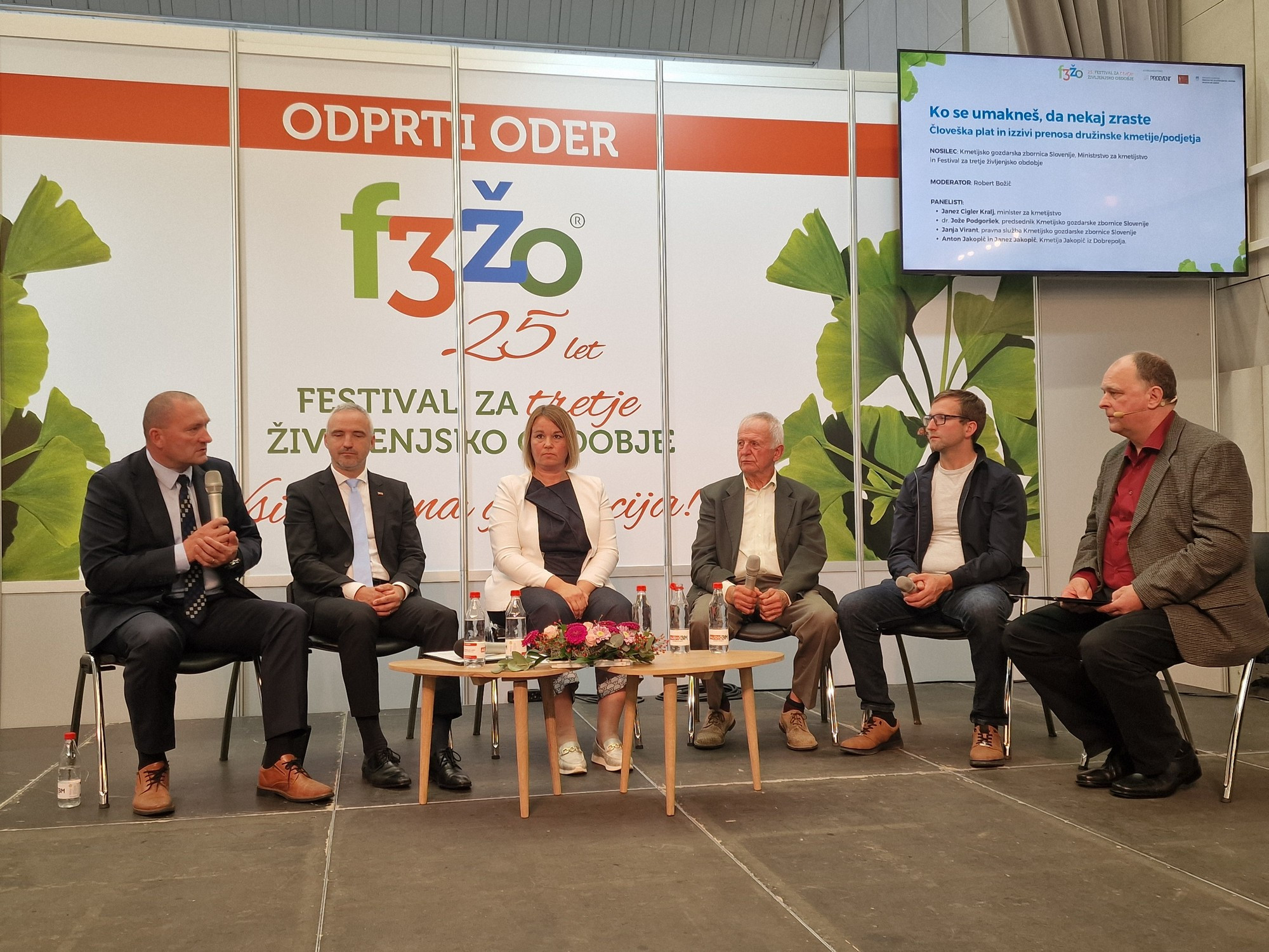 Debata na okrogli mizi