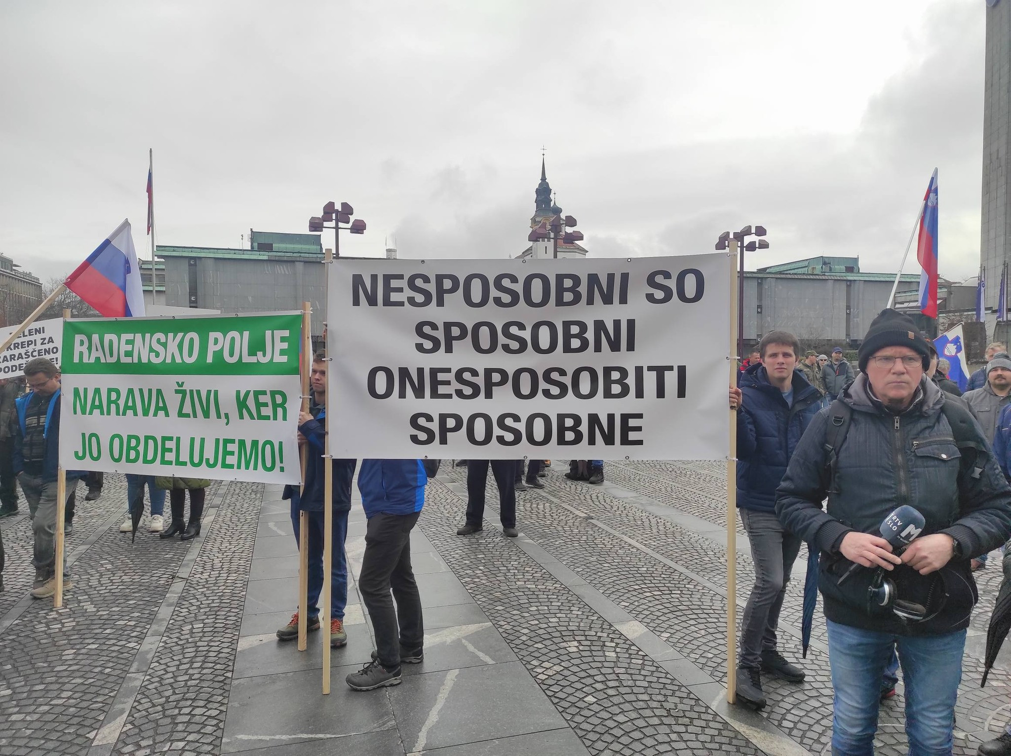 Kmetje z Radenskega polja imajo dovolj!