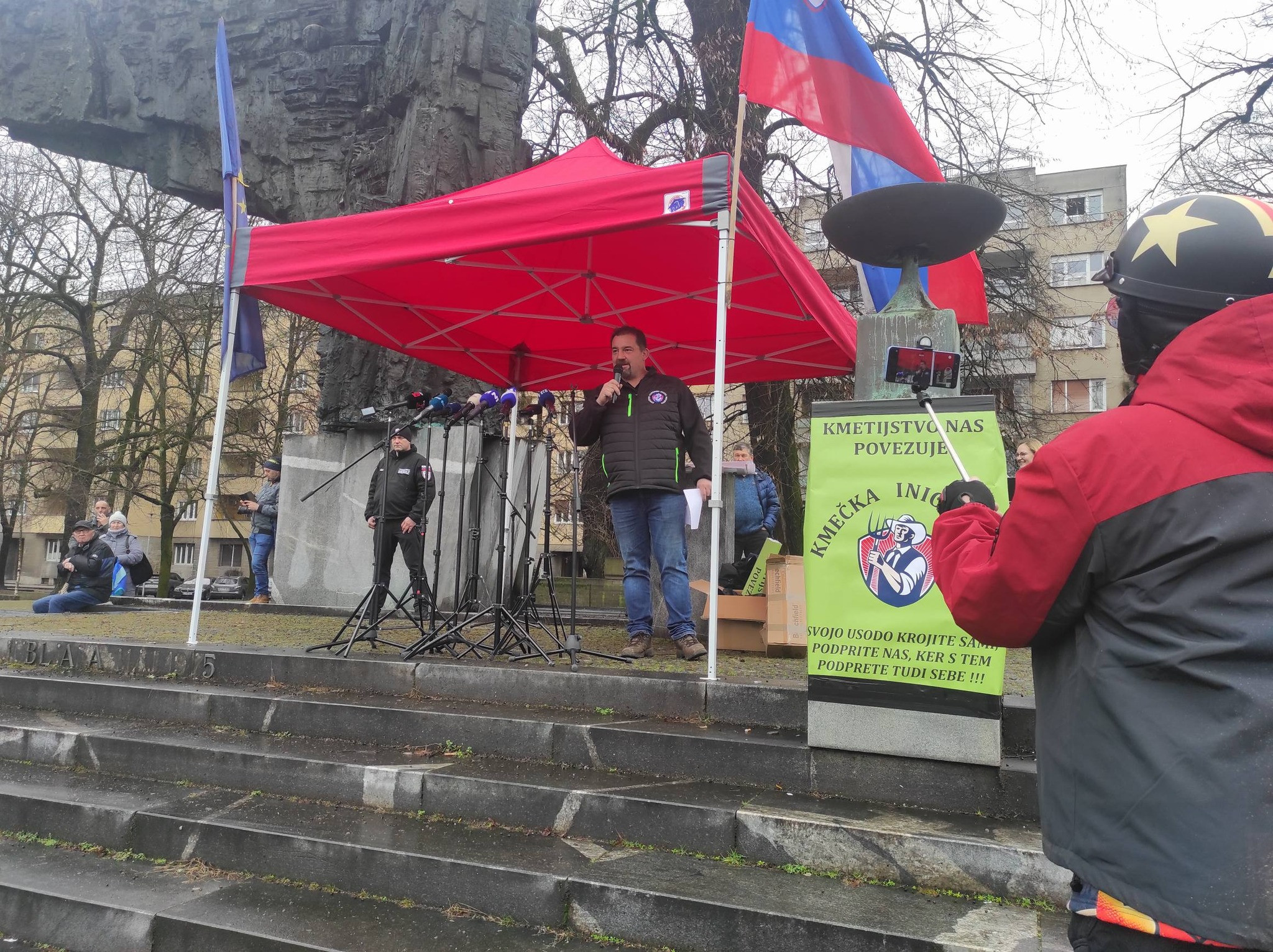 Vodja protesta Boštjan Slemenšek, predsednik Slovenske kmečke iniciative