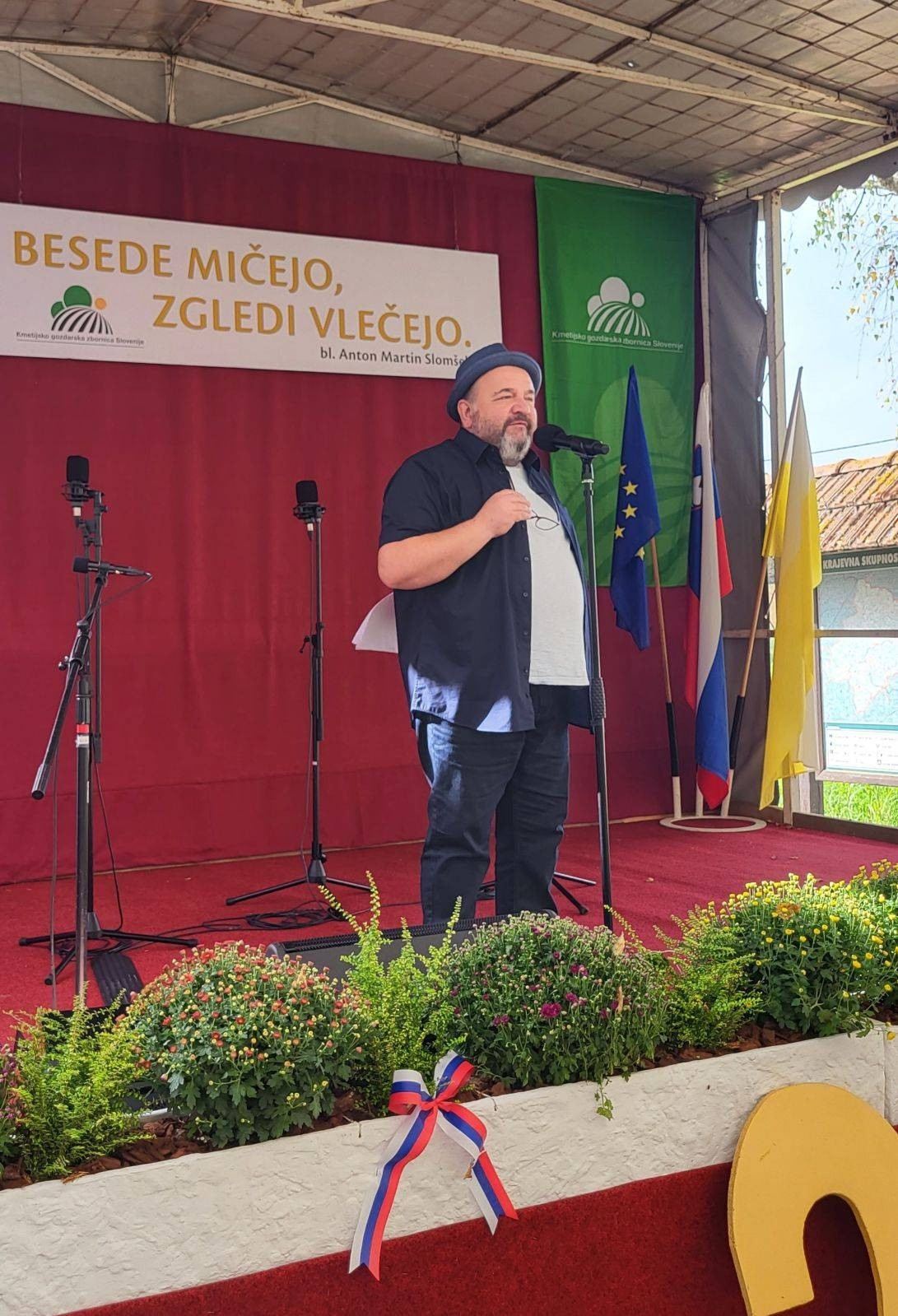 Gregor Čušin navdušil s svojo interpretacijo svetopisemskih dogodkov in s kmetijstvom povezanih svetnikov