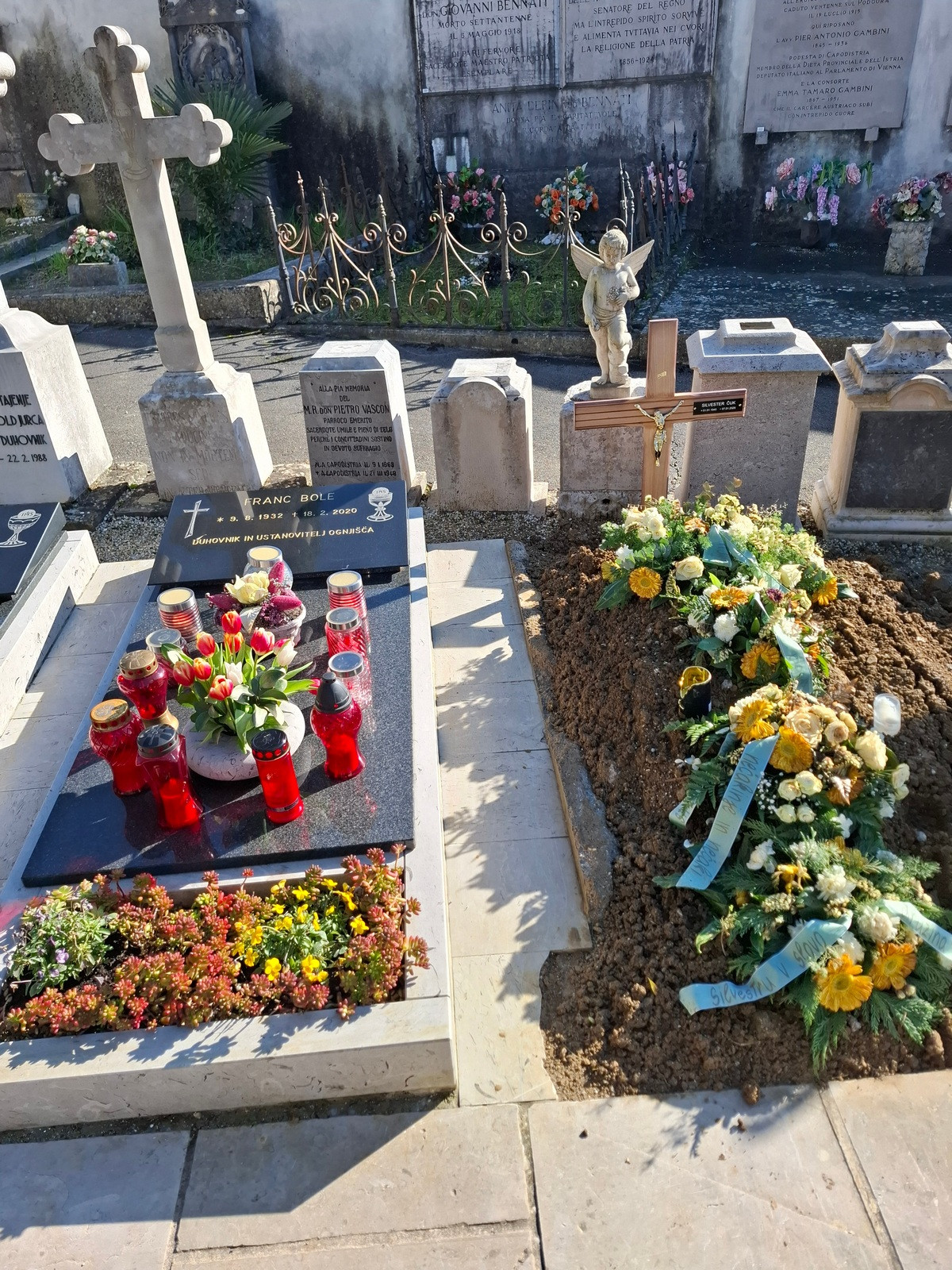 Grob očeta Franca in očeta Silvestra