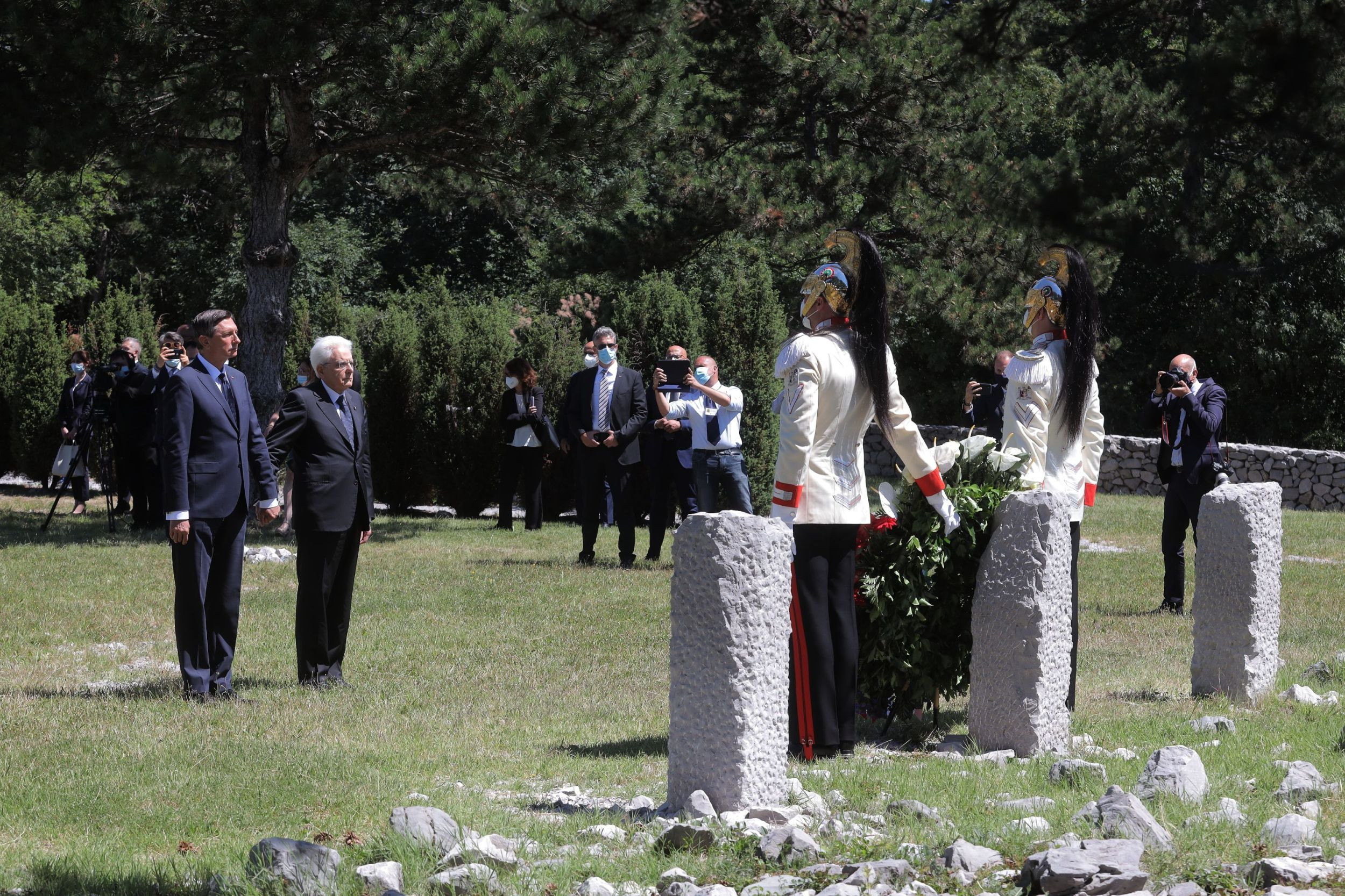 Bazoviška fojba - polaganje venca