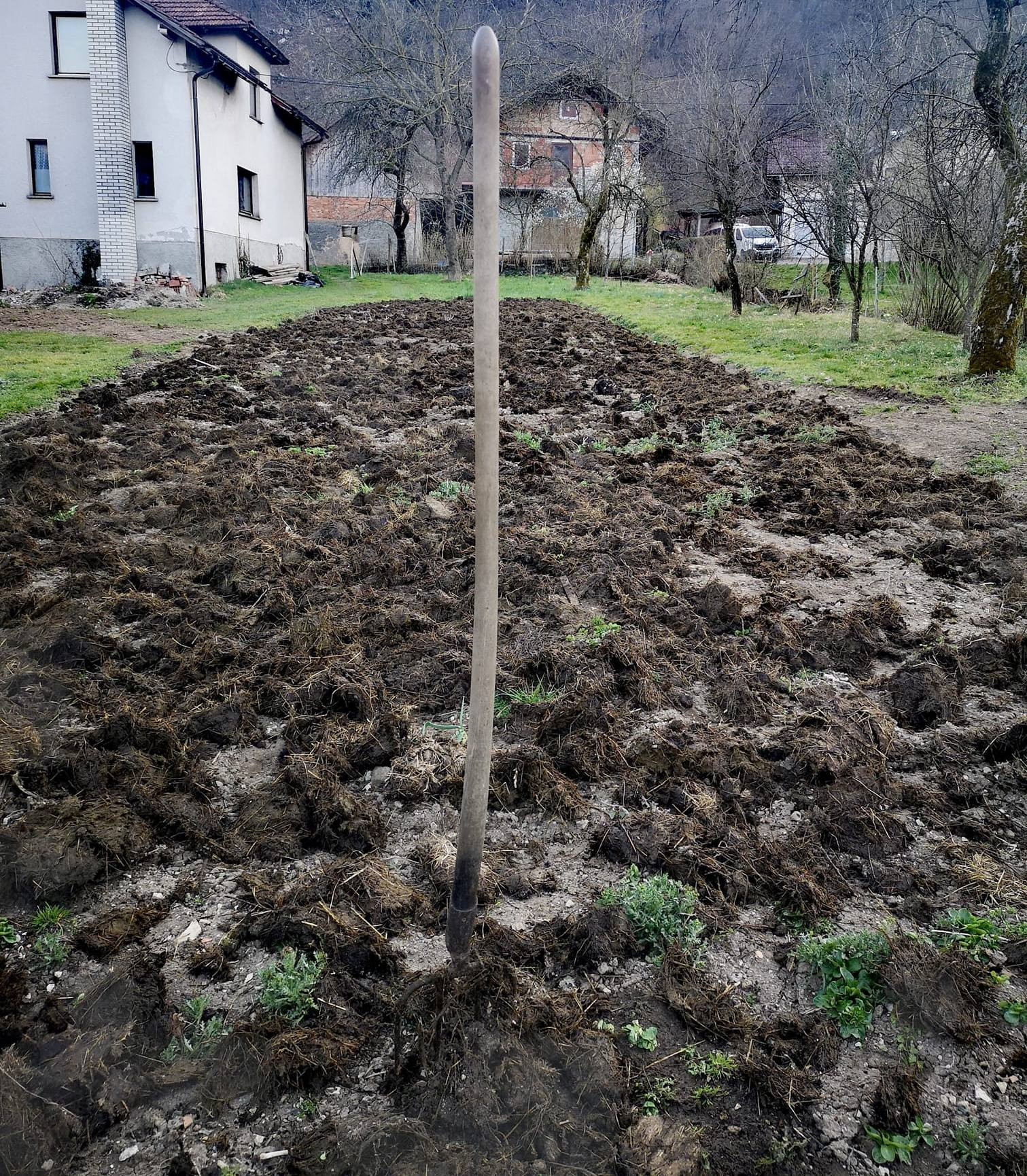 In hočemo nočemo, tudi epidemija in vse njene posledice, so poskrbele za kupe gnoja. Vprašanje je samo, kaj z njimi počnemo. 