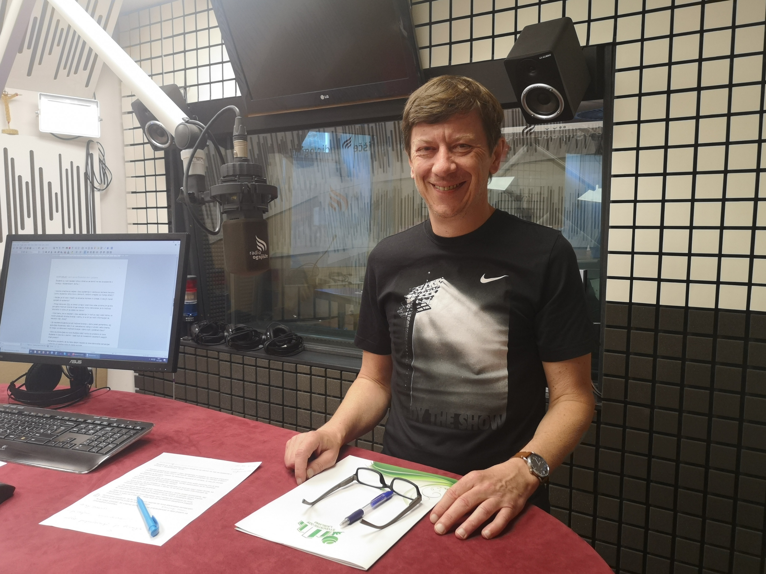 Igor Brlec: 'Če se pogovarjamo o novincih: ko se v sredini septembra objavijo prednostne liste za vselitev, je dobro preveriti, kje se nahajate na listi. Če ste med prvimi 600 dekleti in prvimi 400 fanti, skoraj veste, da boste septembra vseljeni.'