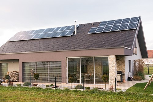 Elektriko za naš dom pridelamo kar na domači strehi