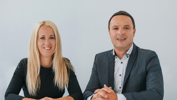 Zakonca Vezovišek, finančna svetovalca