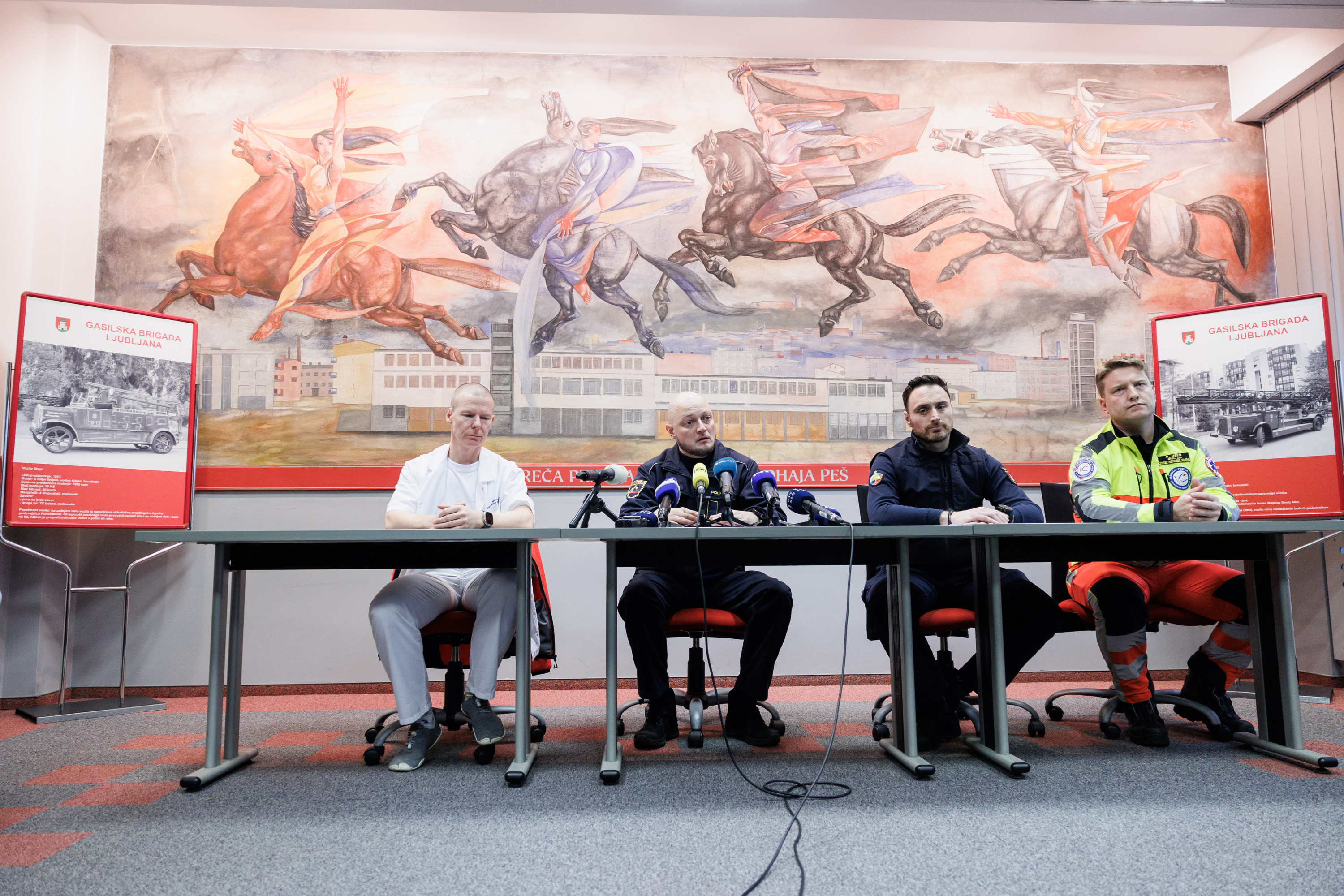 Ljubljana, Gasilska brigada Ljubljana.Izjava za medije o dosedanjih ugotovitvah glede pozara na Poljanski cesti v Ljubljani.