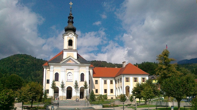 Župnija Velesovo, župnijska cerkev v Adergasu