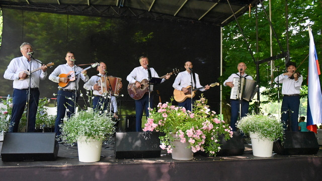 Prifarski muzikanti so nas v Arboretumu že razveseljevali