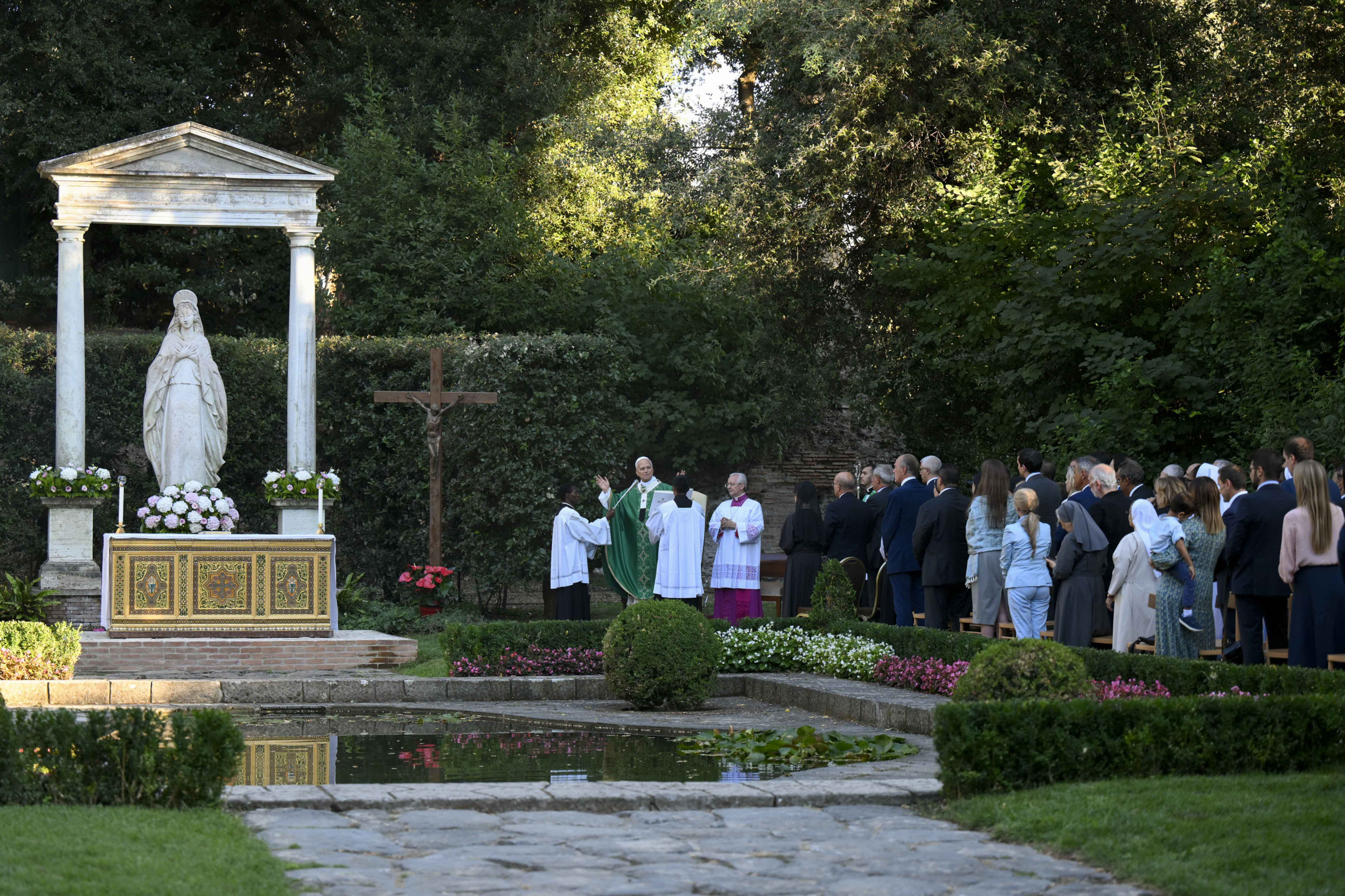 Papež Leon v središču Laudato si' v Castel Gandolfu