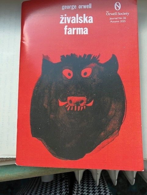 Orwell Society Journal ima to jesen na platnici tistega prašiča, ki se je zastrmel v slovenske bralce leta 1970. 