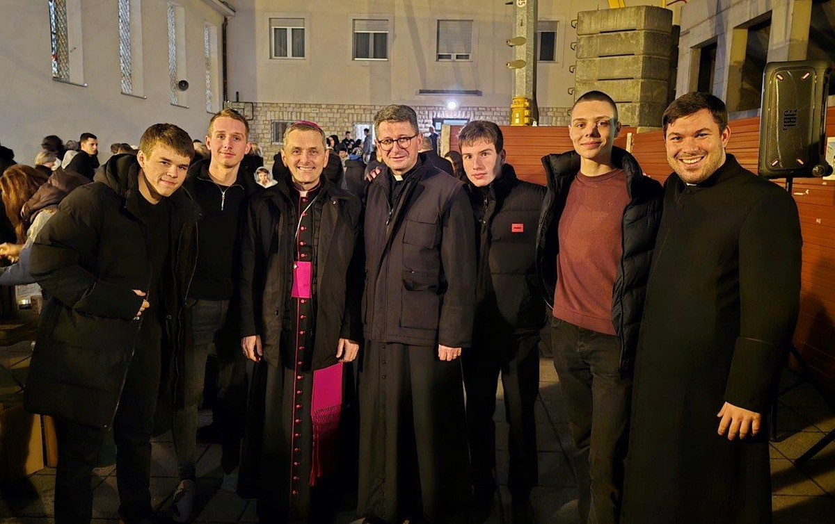 Škof Andrej Saje pri salezijancih v Zagrebu