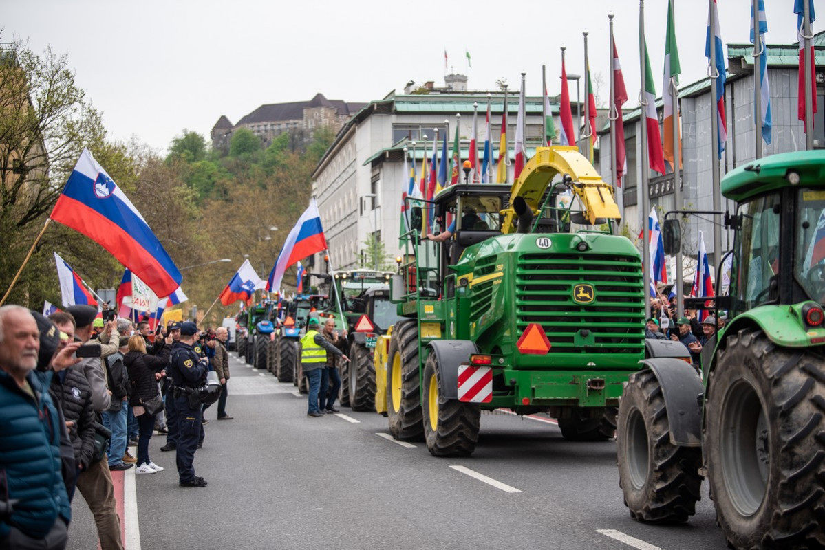 Protest kmetov