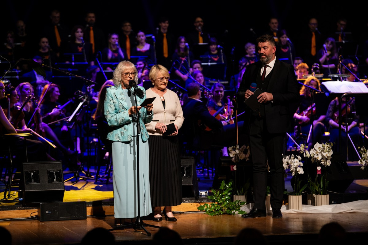 Na odru sta se pridružili tudi radijski legendi Danica Godec in Ida Baš