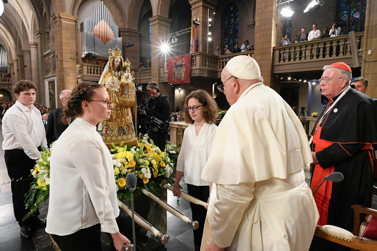 S slovesnostjo so začeli marijanski jubilej: spomin na štiri stoletja pobožnosti do Marije Tolažnice žalostnih, zavetnice Luksemburga