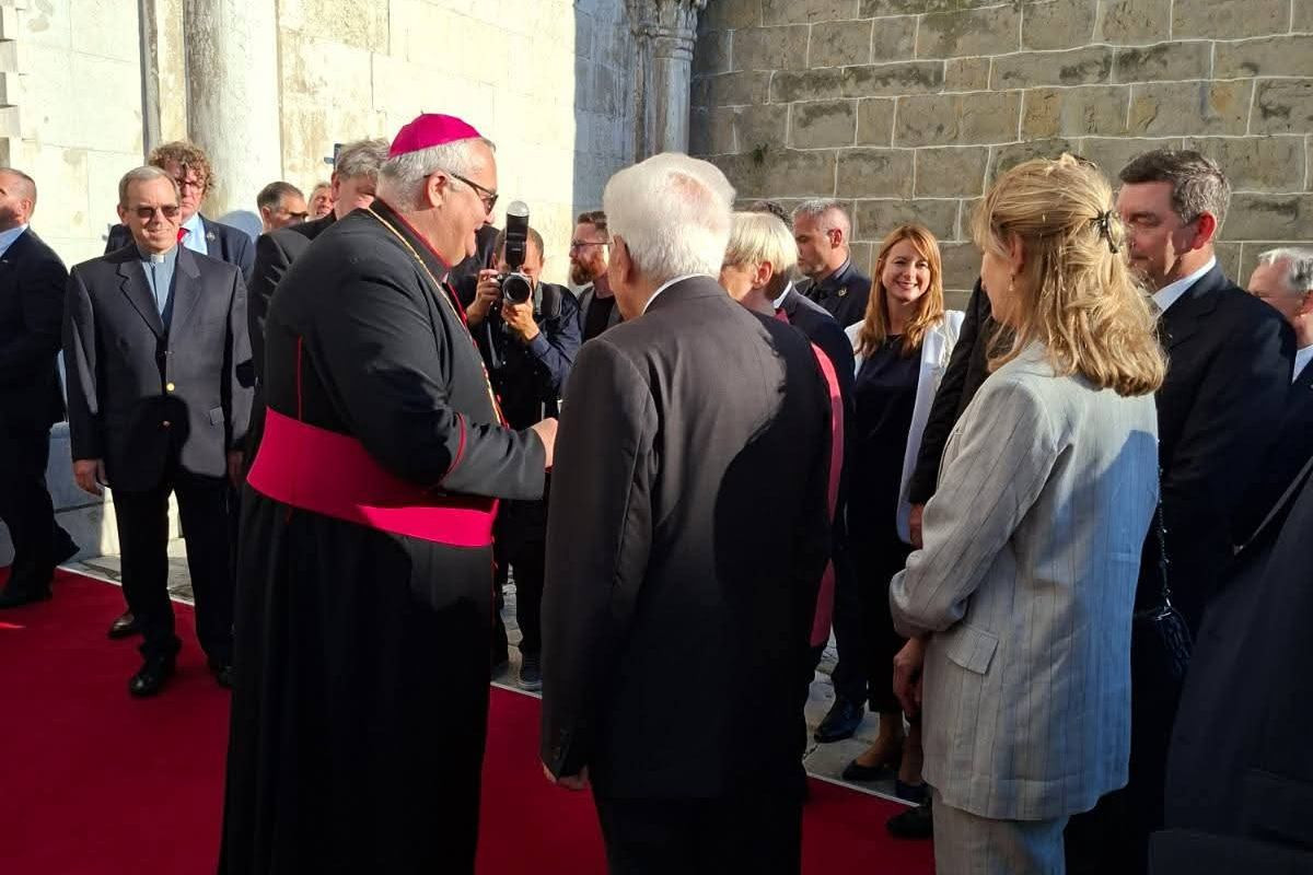 Predsednik Sergio Mattarella in škof Peter Štumpf