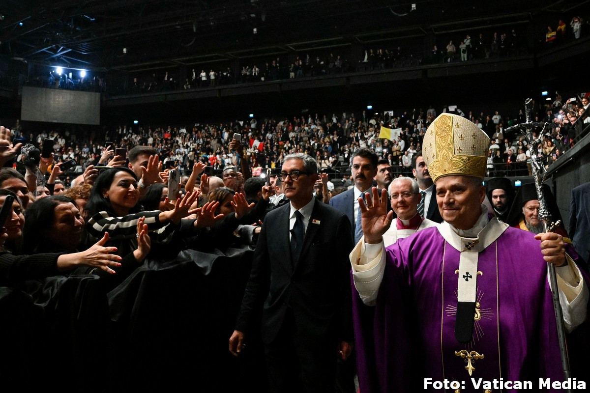 Papež med sveto mašo v Carigradu