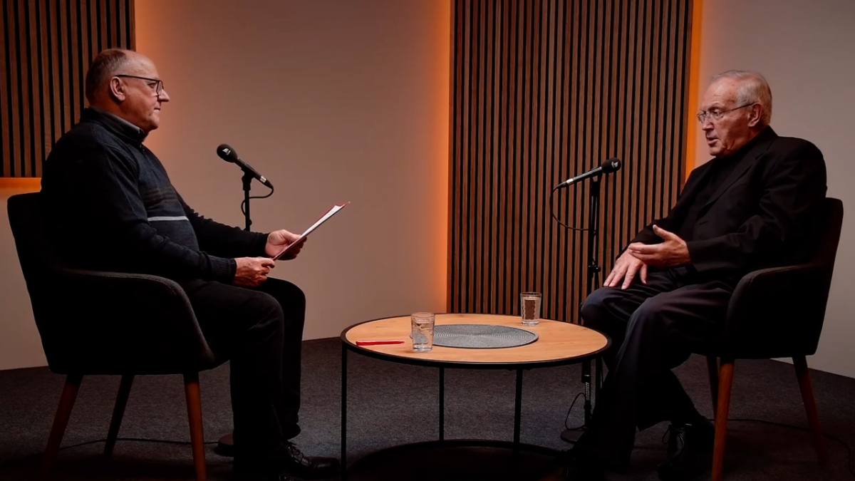 Novinar Tone Gorjup in nadškof Anton Stres