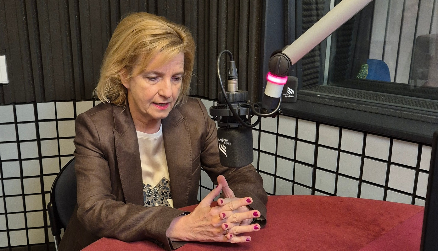 dr. Bojana Beović
