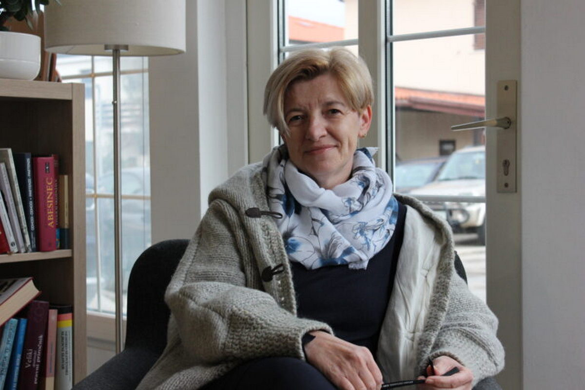 Patricija Lovišček, zavod Modri December