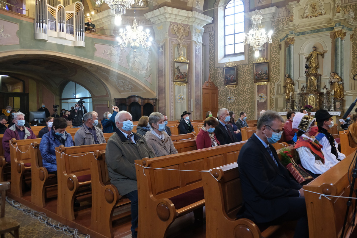 Zbrani predstavniki kmetov v cerkvi sv. Martina na Ponikvi