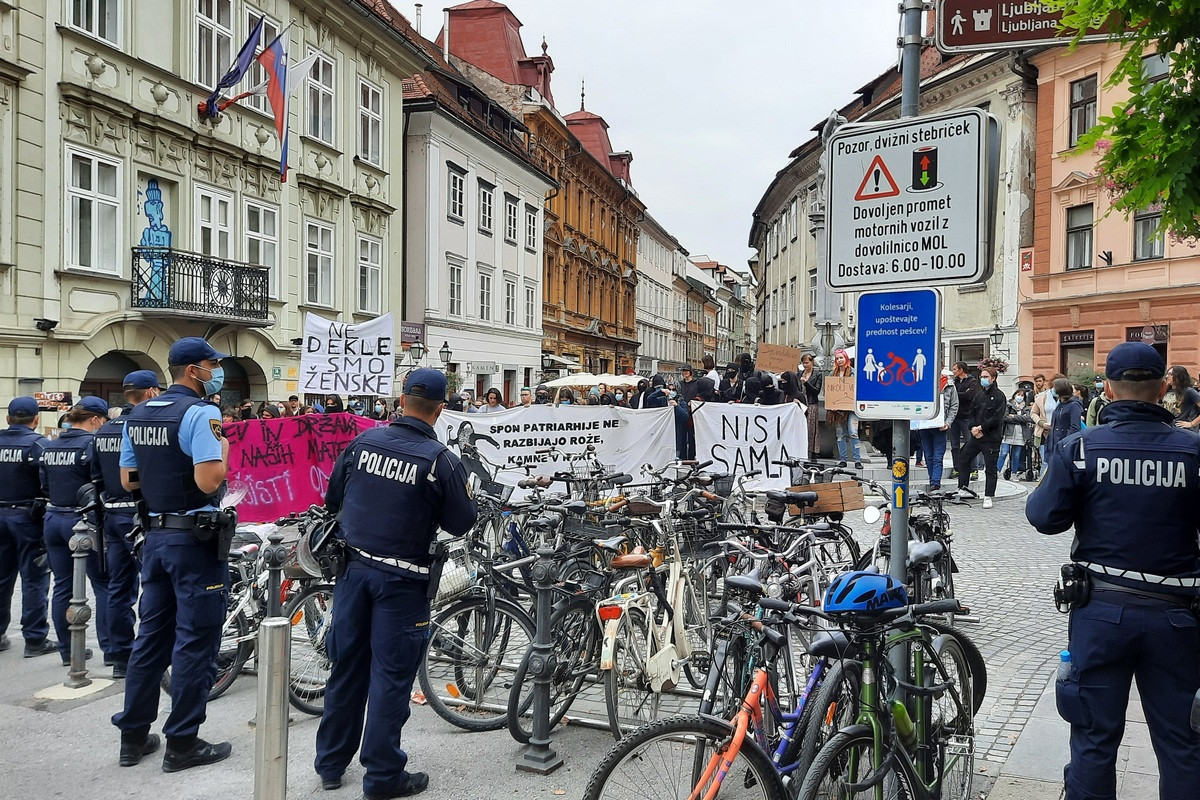 Nasprotniki zagovornikov življenja