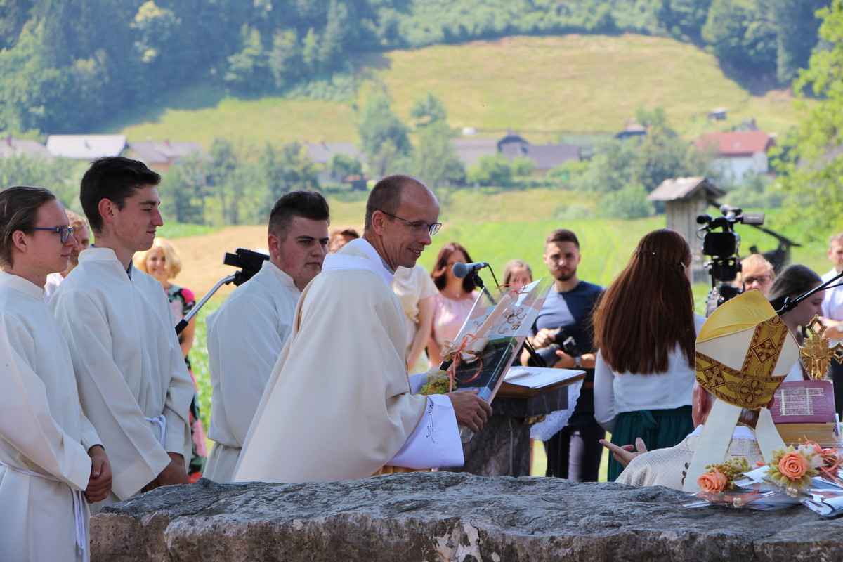 »Bodite prijatelji z Jezusom in Marijo, potem boste vedno našli pot in luč.«
