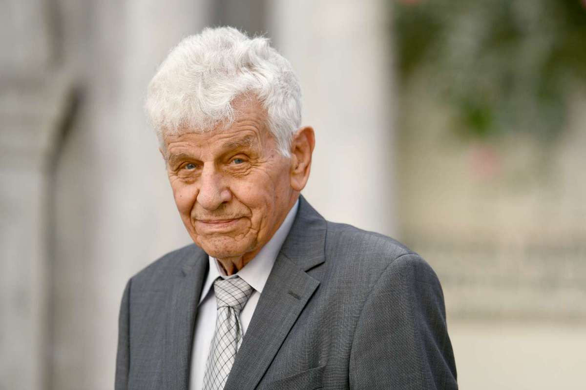 Dr. Kajetan Gantar