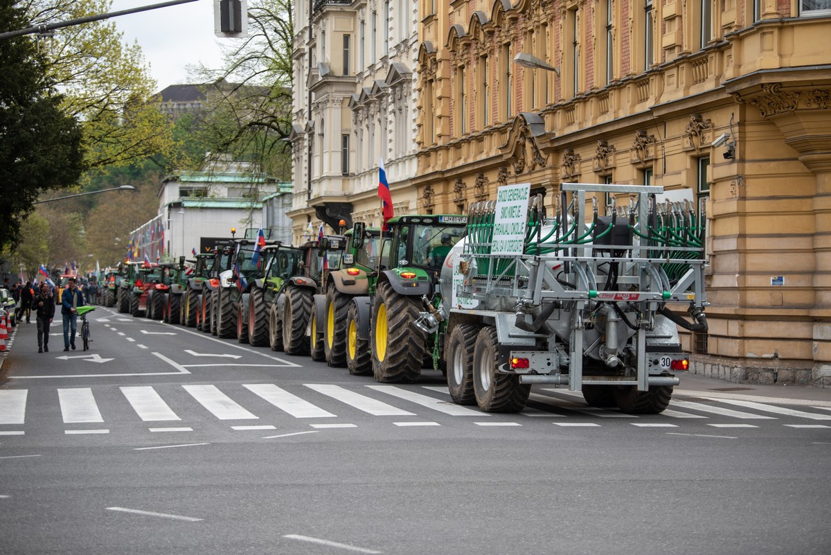 Protest kmetov