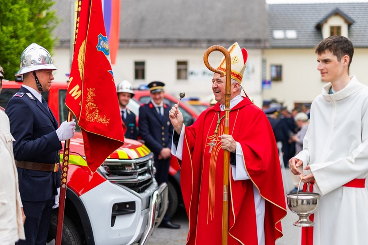 Škof Franci Šuštar
