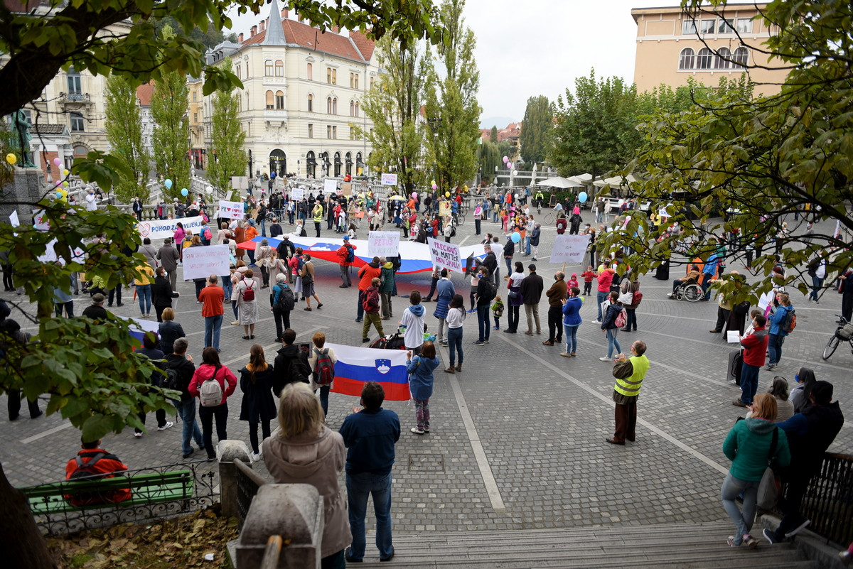 Pohod za življenje na Prešernovem trgu