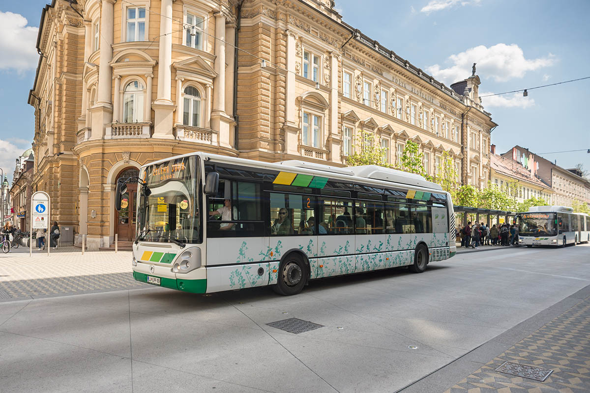 'V Sloveniji je statistika javnega prevoza kruta, le 4 % prebivalstva Slovenije na dnevnih poteh uporablja avtobus in vlak, kar je izredno nizka številka. Tu imamo res še veliko za postoriti.'